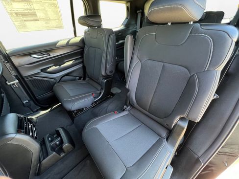 New 2026 Jeep Grand Cherokee L Laredo image 22