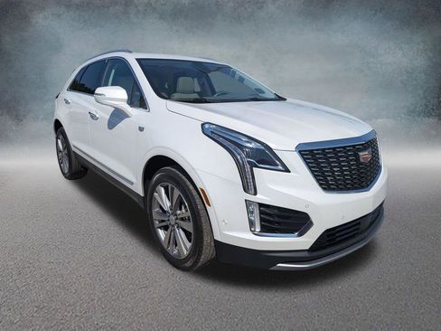 Certified 2024 Cadillac XT5 Premium Luxury w/ Technology Package FWD image 5