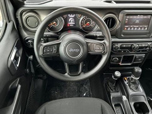 Certified 2022 Jeep Gladiator Sport image 14