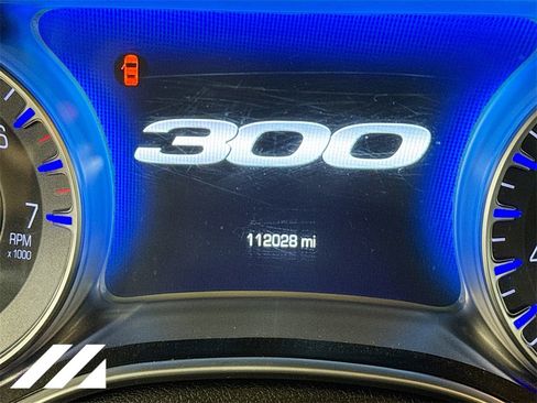Used 2017 Chrysler 300 C image 14