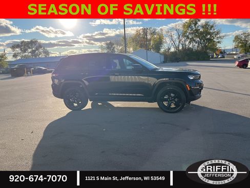 New 2025 Jeep Grand Cherokee Limited w/ Luxury Tech Group II image 9