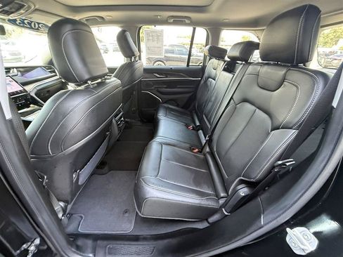 Used 2023 Jeep Grand Cherokee 4WD 4xe w/ Luxury Tech Group II image 16