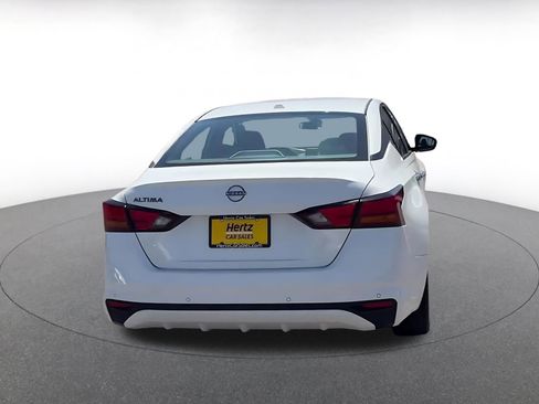 Used 2025 Nissan Altima 2.5 SV FWD image 15