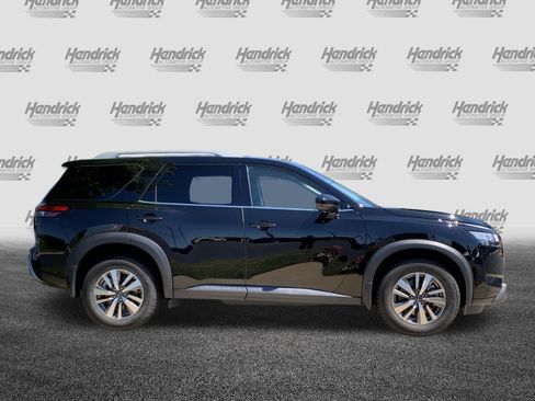Used 2022 Nissan Pathfinder SL w/ Lighting Package (N92) AWD/4WD image 11