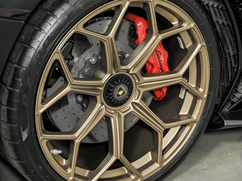 Used 2021 Lamborghini Aventador SVJ image 19