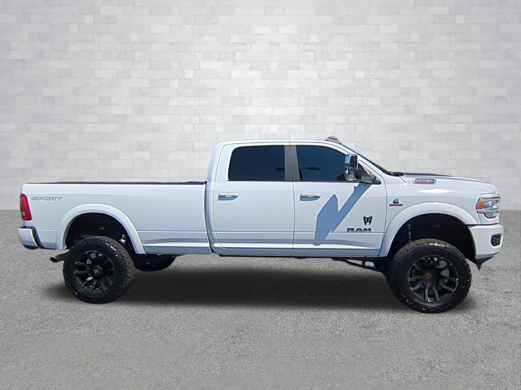 Used 2022 RAM 3500 Laramie AWD/4WD image 3