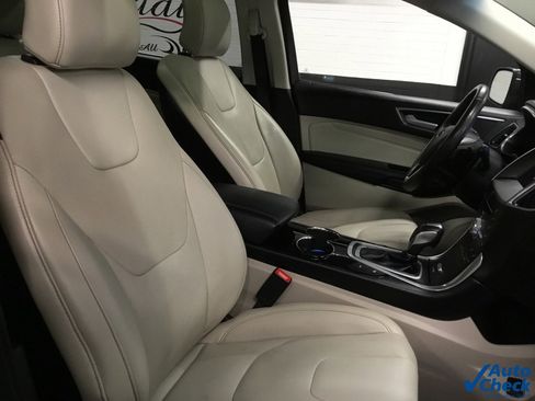 Used 2017 Ford Edge Titanium w/ Equipment Group 302A image 35