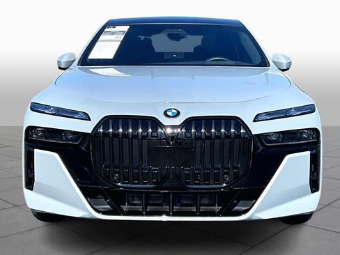 Used 2023 BMW 760i xDrive w/ Executive Package image 4