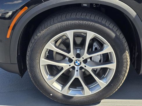 New 2026 BMW X5 xDrive40i w/ Premium Package image 6