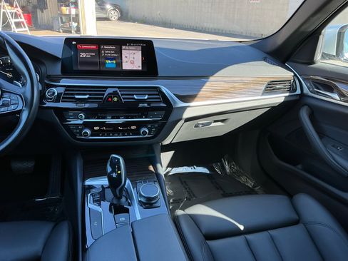 Used 2019 BMW 530i w/ Convenience Package image 17