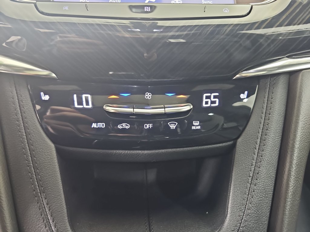 Used 2020 Cadillac XT6 Premium Luxury AWD/4WD image 29
