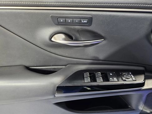 Used 2022 Lexus ES 300h w/ Premium Package FWD image 12