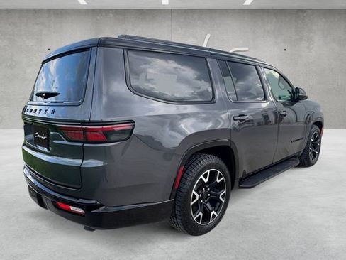 Used 2025 Jeep Wagoneer Series II image 16