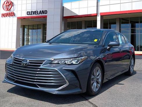 Used 2020 Toyota Avalon XLE w/ Moonroof Package FWD image 5
