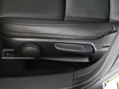 Used 2024 MAZDA MAZDA3 s image 20