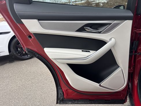 Certified 2025 Jaguar F-PACE R-Dynamic S image 24