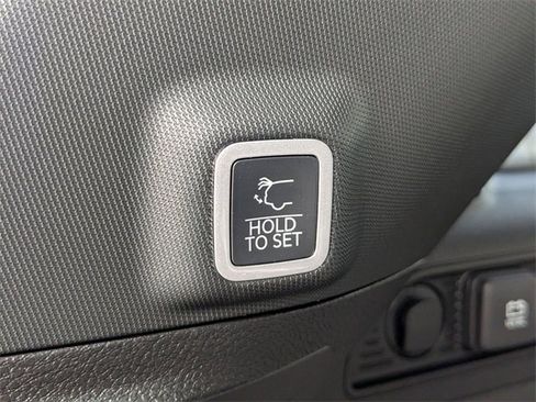 New 2025 Jeep Grand Cherokee Limited image 32