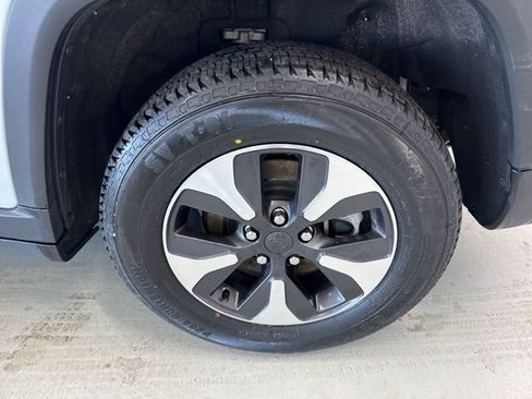 Used 2024 Jeep Grand Cherokee Limited 4xe image 7