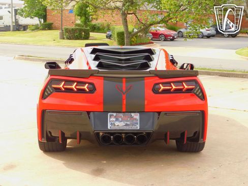 Used 2018 Chevrolet Corvette Stingray Coupe w/ 1LT image 26