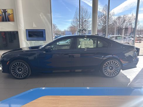 New 2026 BMW 750e xDrive w/ Luxury Rear Seating Package image 2