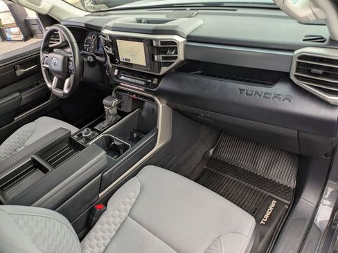 Used 2022 Toyota Tundra SR5 w/ SR5 Convenience Package AWD/4WD image 25