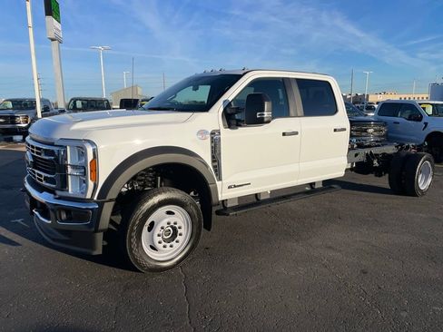 New 2026 Ford F550 4x4 Crew Cab image 6