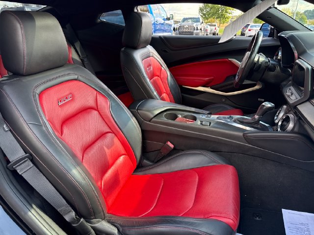 Used 2021 Chevrolet Camaro SS RWD image 13