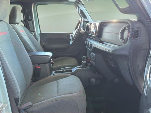 Used 2024 Jeep Wrangler Unlimited Rubicon w/ Technology Group image 11