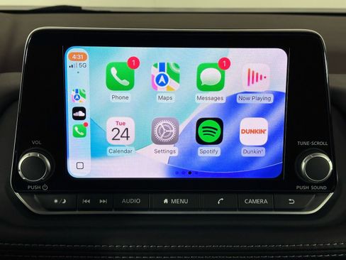 Used 2023 Nissan Rogue SV image 3