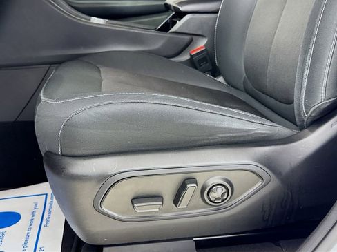 Used 2023 Jeep Grand Cherokee L Laredo image 24