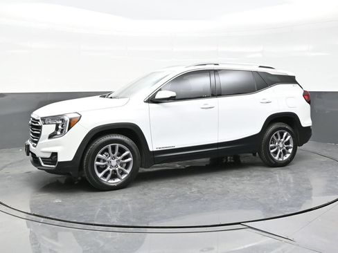 Used 2023 GMC Terrain SLT w/ Tech Package AWD/4WD image 3