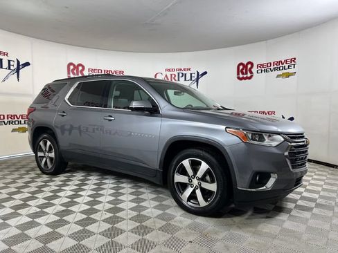 Used 2019 Chevrolet Traverse LT w/ LT Premium Package FWD image 1