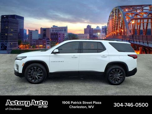 Used 2023 Chevrolet Traverse RS w/ LPO, Floor Liner Package AWD/4WD image 6