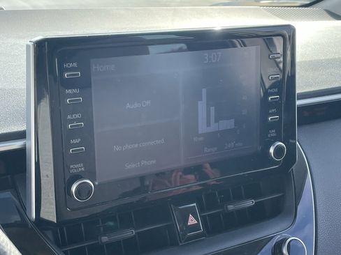 Used 2020 Toyota Corolla LE image 6