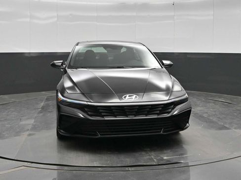 New 2026 Hyundai Elantra SEL Sport FWD image 2