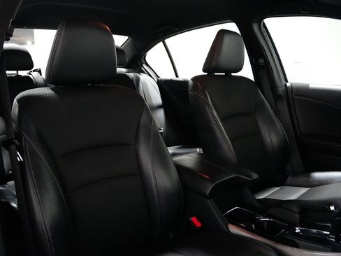 Used 2017 Honda Accord Sport image 22