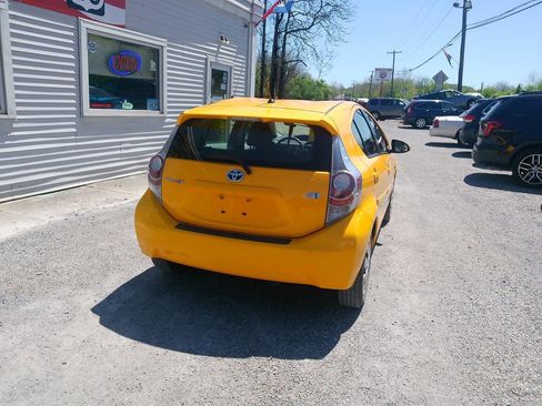 Used 2014 Toyota Prius C Two FWD image 17