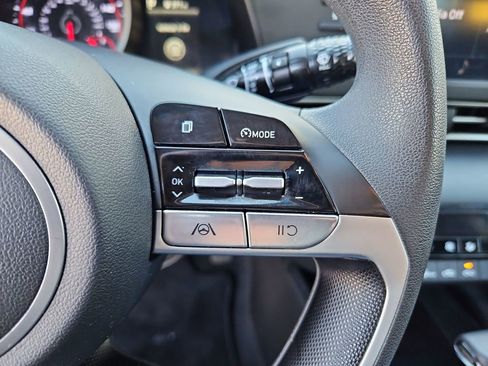 Used 2023 Hyundai Elantra SEL image 12