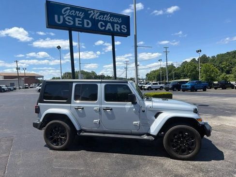 Used 2023 Jeep Wrangler Unlimited Sahara w/ Cold Weather Group AWD/4WD image 2
