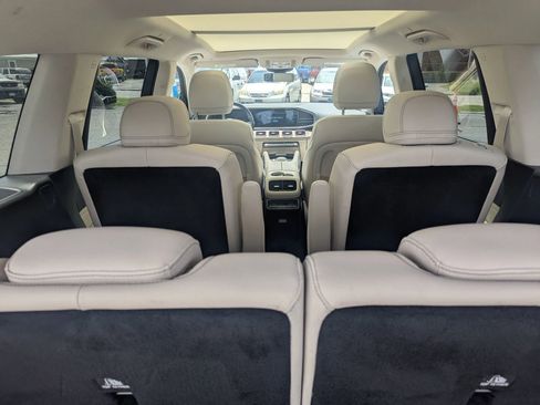 Used 2022 Mercedes-Benz GLS 450 4MATIC image 26