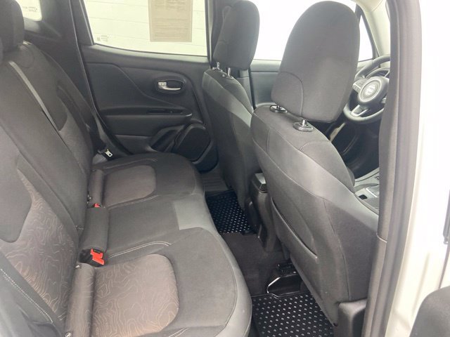 Used 2023 Jeep Renegade Latitude AWD/4WD image 18