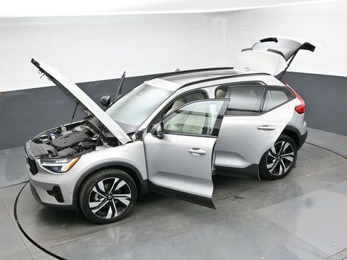 Used 2023 Volvo XC40 B5 Plus w/ Protection Package Premier AWD/4WD image 51