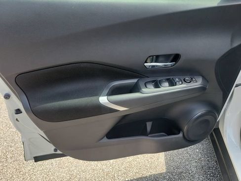 Used 2024 Nissan Kicks SV FWD image 9