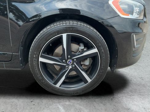 Used 2016 Volvo XC60 T6 R-Design Platinum AWD/4WD image 24