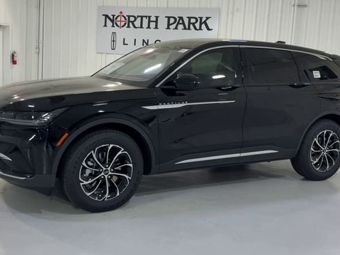 New 2026 Lincoln Nautilus Premier image 6