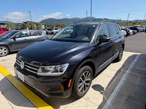 Used 2020 Volkswagen Tiguan SE w/ Panoramic Sunroof Package AWD/4WD image 1