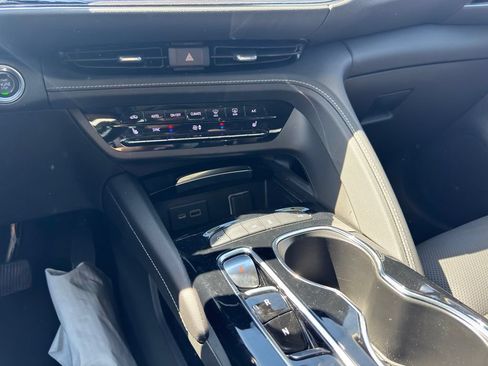 Used 2023 Buick Envision Essence FWD image 11