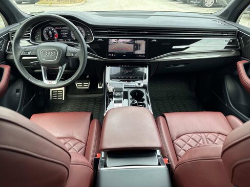 Used 2024 Audi SQ7 Premium Plus w/ S Sport Package image 16