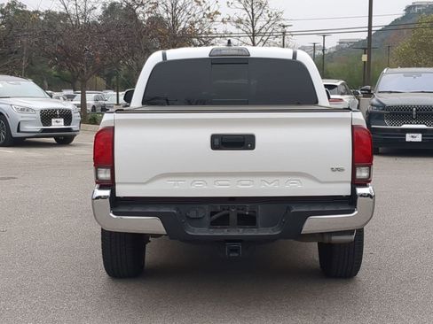 Used 2019 Toyota Tacoma TRD Off-Road image 4