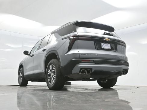 Used 2025 Chevrolet Traverse LT AWD/4WD image 55